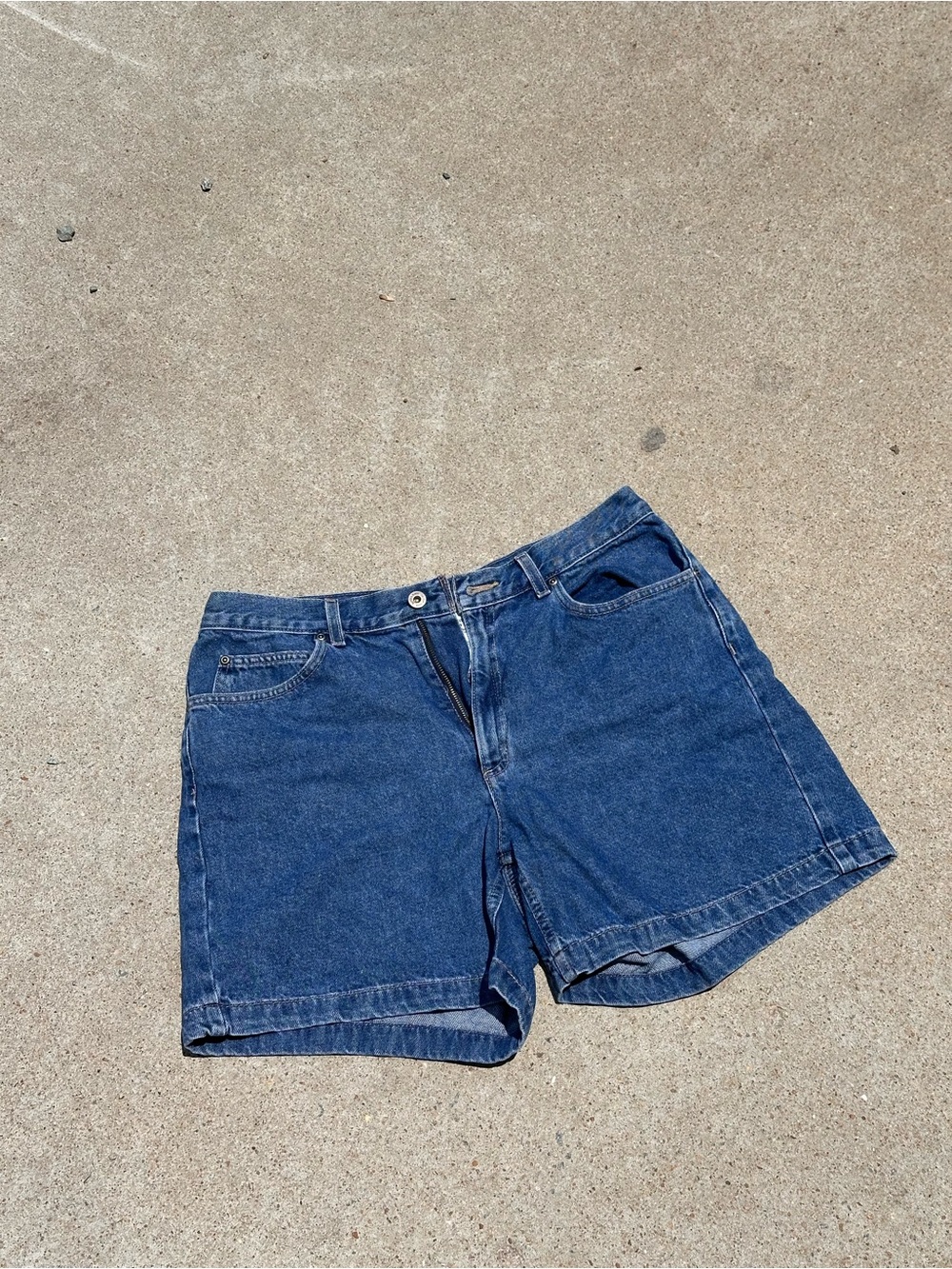 Liz Claiborn Vintage Classic Dark Blue Denim Women’s Shorts
